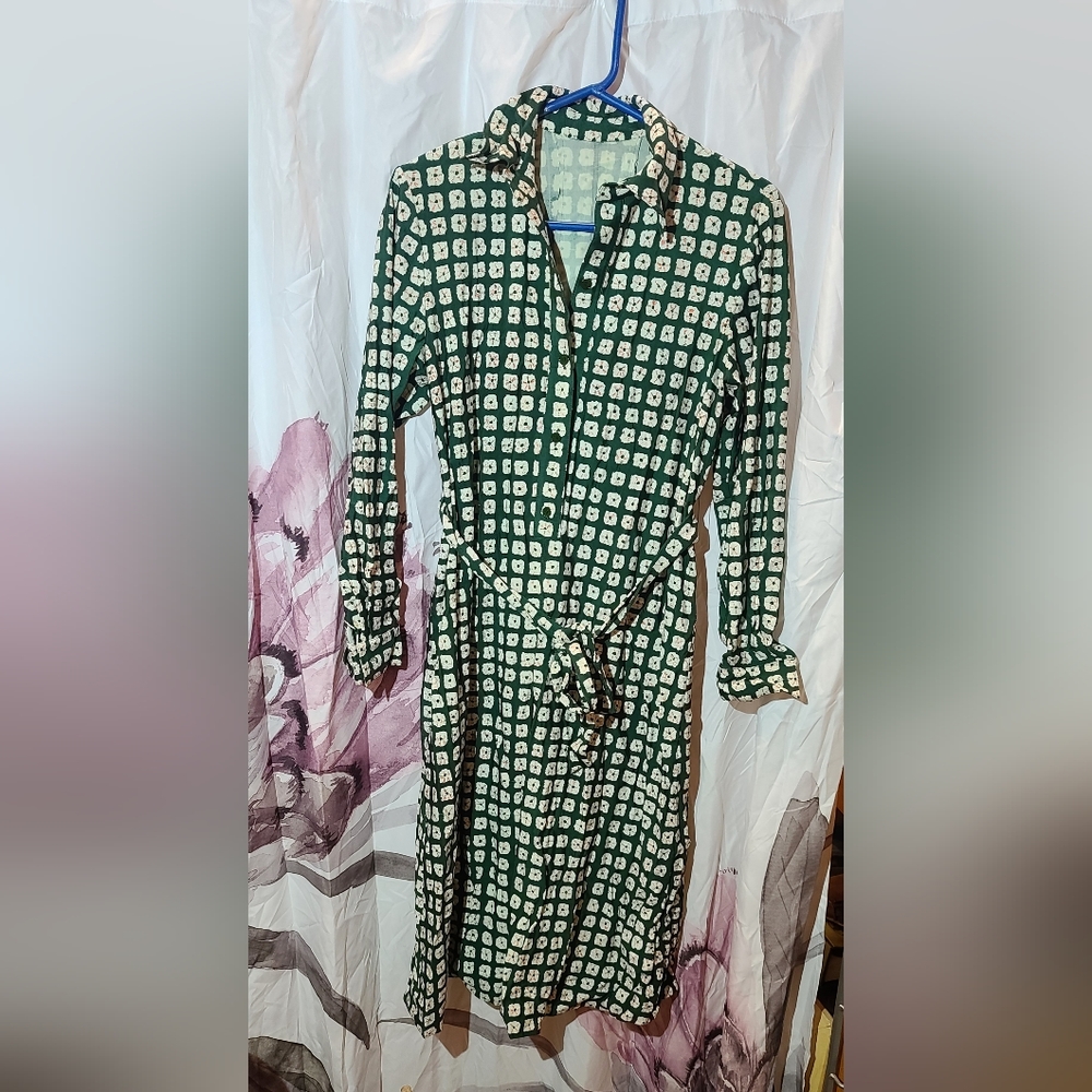 No tag really nice vintage green long dress small med? See measurements